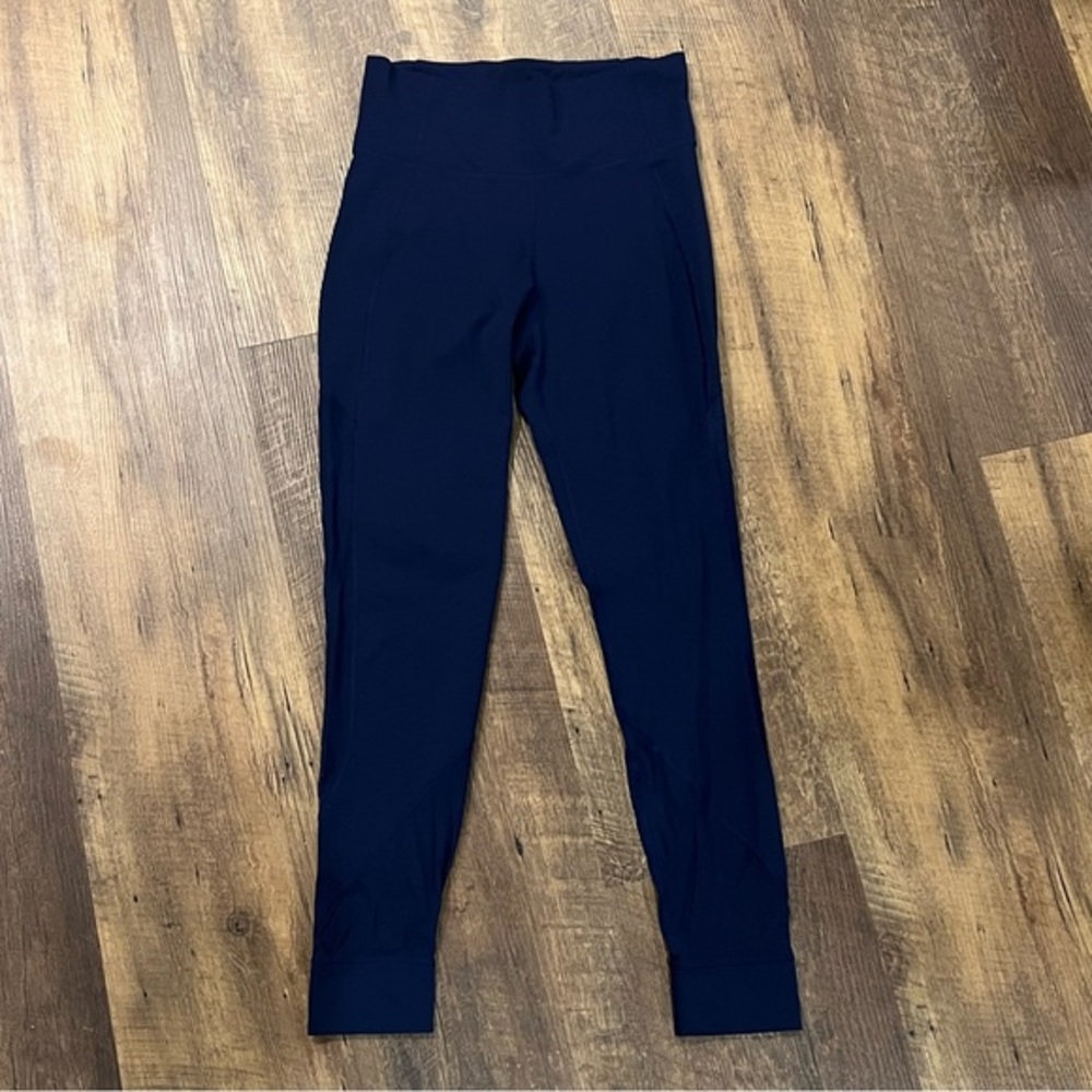 Lululemon full length legging with mesh detail woman’s size 10 navy blue